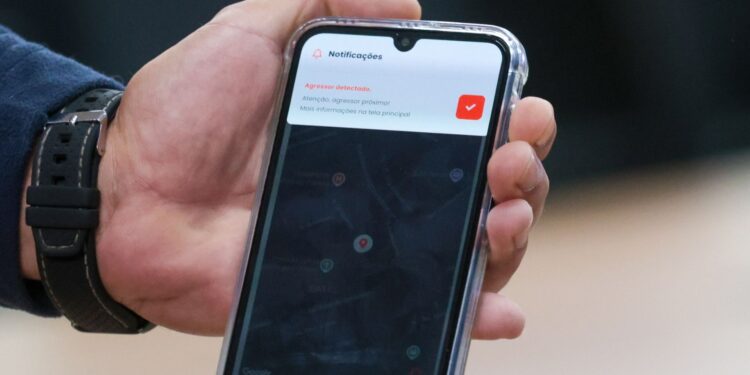 Paraná lança projeto pioneiro para aumentar monitoramento de acusados de violência doméstica