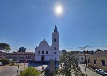 Transferências de padres da Diocese de Paranaguá são suspensas após saída de Dom Edmar Peron