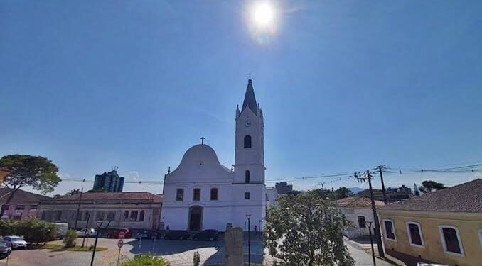 Transferências de padres da Diocese de Paranaguá são suspensas após saída de Dom Edmar Peron