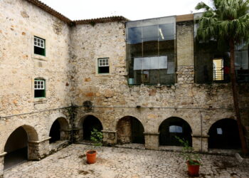 TURISTANDO NA ILHA DO MEL FM: Antigo colégio de Jesuítas e hoje Museu em Paranaguá