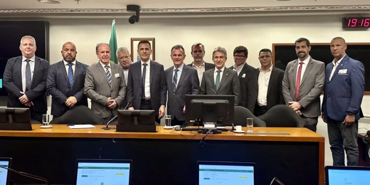 Comitiva de Paranaguá vai a Brasília cobrar audiências públicas sobre PL 733/2025, que ameaça exclusividade dos TPAs