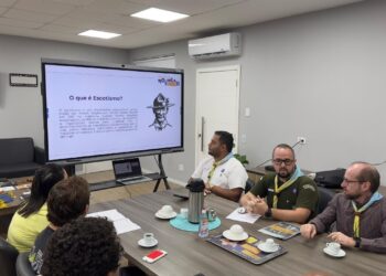 Com ensino integral suspenso, Paranaguá anuncia projeto de escotismo nas escolas, mas detalhes seguem indefinidos