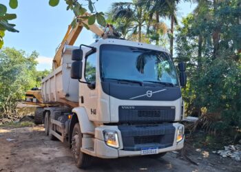 AIFA remove entulhos na Vila do Povo e prepara nova fase de recuperação ambiental em Paranaguá