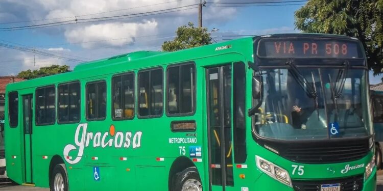 Chega de filas: Viação Graciosa adota QR Code e passageiros do Litoral já podem embarcar com o celular