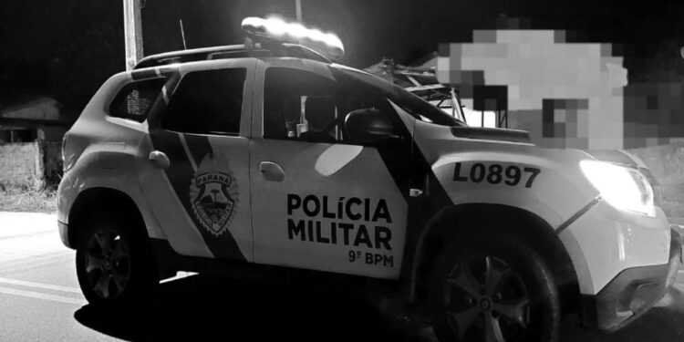 Dupla armada rouba dinheiro e barras de chocolate de farmácia em Paranaguá