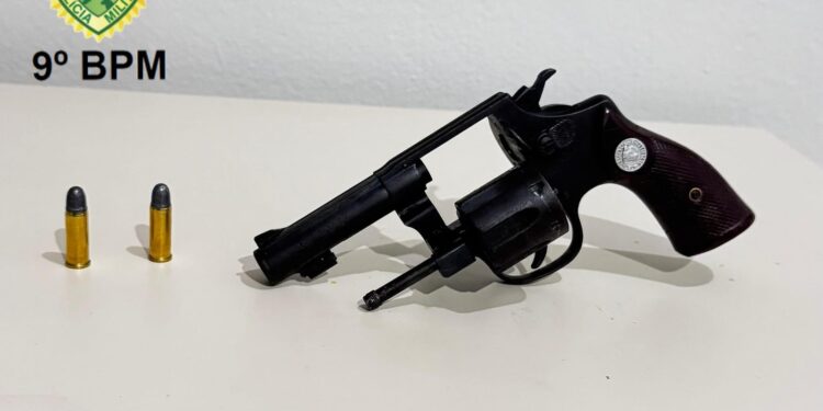 ROTAM apreende arma de fogo durante abordagem de rotina em Antonina