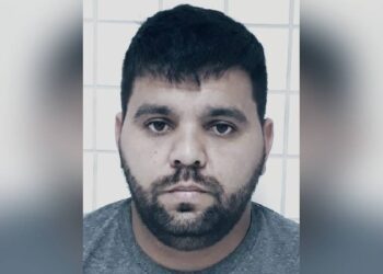 Homem é executado a tiros na frente de casa em Paranaguá