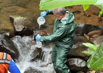 Secretaria de Meio Ambiente e Defesa Civil de Morretes seguem monitoramento da água dos rios atingidos por vazamento de etanol
