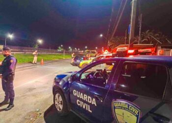 Força-tarefa entre GCM e PM realiza blitz preventiva no Jardim Esperança, em Paranaguá