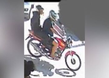 Dupla em motocicleta rouba celular de cadeirante em Matinhos