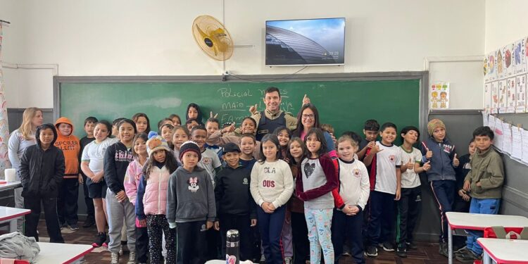 Em Morretes, Patrulha Escolar mobiliza alunos e comunidade contra o abuso sexual infantil durante o Maio Amarelo