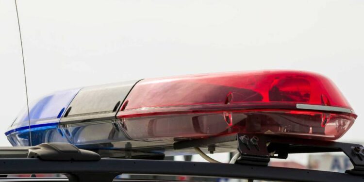 Dupla rouba dinheiro e mercadorias de farmácia em Matinhos; seis pares de chinelos foram levados pelos assaltantes