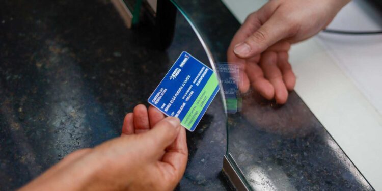 Lei da gratuidade de passagens de ônibus intermunicipais para pessoas idosas começa a valer