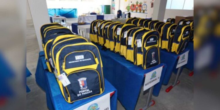 CMEI de Pontal do Paraná ganha kits escolares e espaço sensorial
