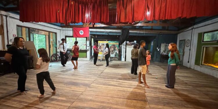 Produtora do Festival de Curitiba e do Rock in Rio, Bina Zanette, ministra oficina gratuita em Paranaguá; saiba como participar