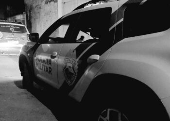 Mãe é agredida pelo filho em Guaratuba; o rapaz jogou a genitora em uma pilha de telhas e bateu com a sua cabeça no chão