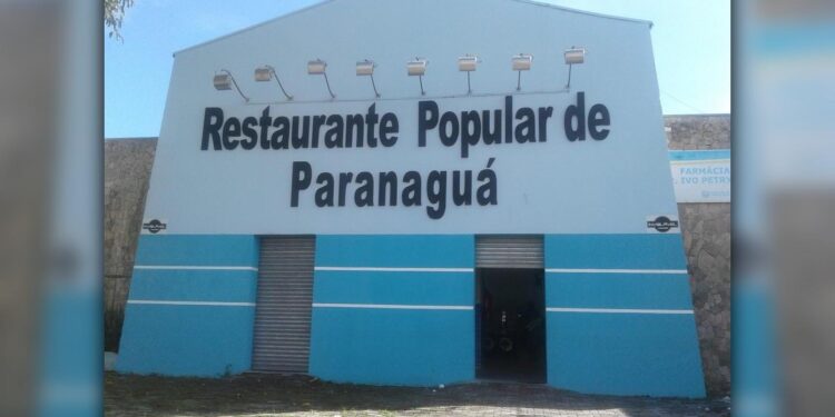 Suspeitos furta fiação elétrica do Restaurante Popular em Paranaguá; tubulação foi desenterrada pelos criminosos