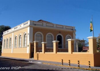 Instituto Histórico e Geográfico de Paranaguá abre inscrições para concurso de poesia; saiba como participar