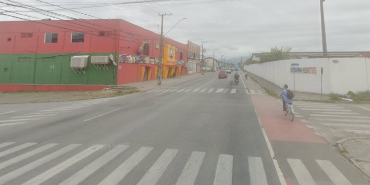 Criança de 12 anos é encontrada sozinha durante a madrugada em Paranaguá; Conselho Tutelar foi acionado