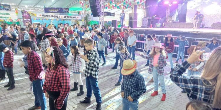 Arraiá caiçara 2025: Bonde do Forró será a atração principal em Pontal do Paraná; evento acontece a partir desta quinta-feira (26)