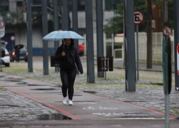 Após dias congelantes, fim de semana será chuvoso no Paraná