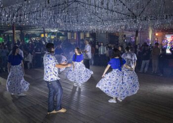 Descentralizando o Fandango: projeto busca levar música e cultura para toda Paranaguá