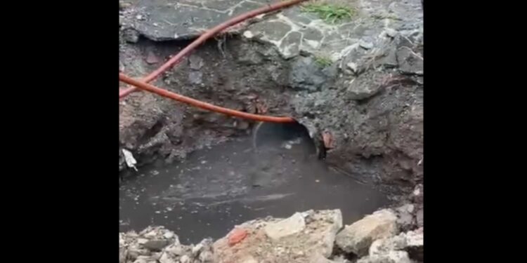 Paranaguá Saneamento nega responsabilidade por obstruções em galerias e afirma cumprir obrigações contratuais