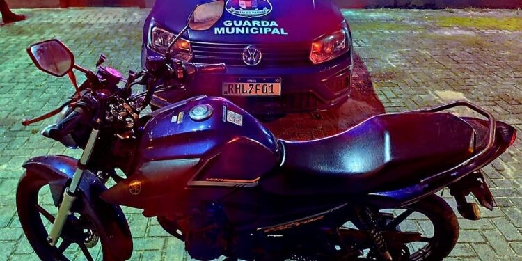 Motocicleta com alerta de furto é recuperada pela Guarda Civil Municipal em Pontal do Paraná
