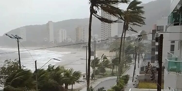Alerta de tempestade no Litoral do Paraná: Inmet emite aviso de perigo potencial com risco de granizo e ventos fortes
