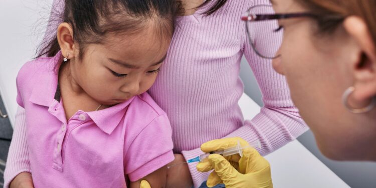 Síndromes respiratórias aumentam em Paranaguá e atingem principalmente crianças; 33 mil pessoas ainda não se vacinaram