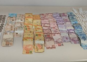 PM prende “olheiro” do tráfico em Guaratuba; 475 pedras de crack foram apreendidas durante a abordagem