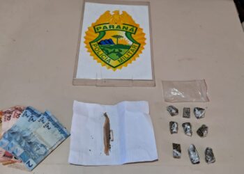 PM encontra cigarro e buchas de maconha com adolescentes em Pontal do Paraná