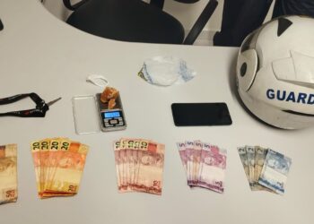 Abordagem de trânsito termina com pedras de crack apreendidas pela GCM na Ilha dos Valadares