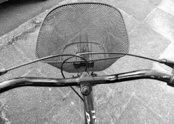 Mulher cai no golpe do Pix após furto de bicicleta em Paranaguá