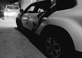 Rapaz esfaqueado nas costas é atendido no PA de Praia de Leste; vítima cumpriu pena por homicídio