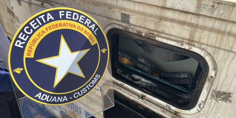 Receita Federal apreende mais de 13 quilos de cocaína no Terminal de Contêineres do Porto de Paranaguá