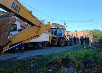 Nova fase da AIFA derruba construções no mangue de Paranaguá, mas moradores do Jd. Iguaçu denunciam falta de alternativas