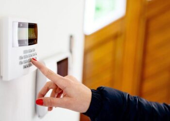 Nova lei de Matinhos limita barulho de alarmes residenciais e prevê multa em caso de abuso