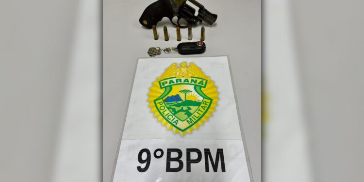 ROTAM encontra revólver municiado no porta luvas de um carro no Jardim Ouro Fino; veículo estava com alerta de furto/roubo