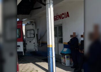 Homem é esfaqueado durante assalto em Pontal do Paraná; vítima estava em um ponto de ônibus na PR-407 