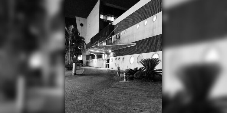 Homem é esfaqueado ao defender a ex-esposa durante briga na Ilha dos Valadares 