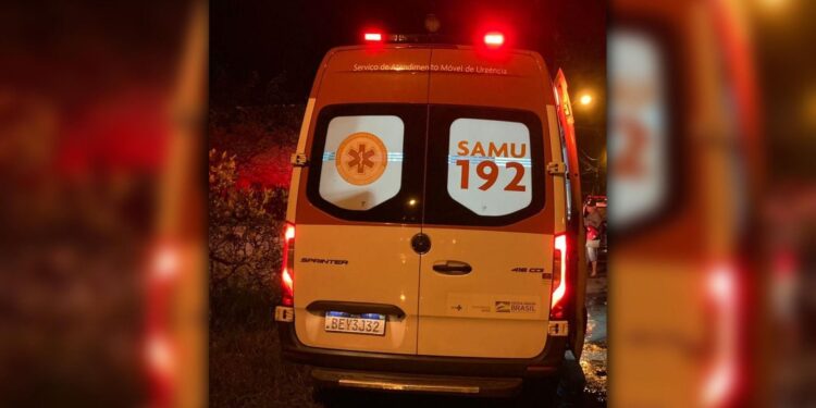 Homem é encontrado por socorristas do SAMU com faca cravado no olho em Pontal do Paraná