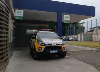 Homem agredido com pauladas invade loja de materiais para construção na Ilha dos Valadares; vítima apresentava ferimentos nas pernas, braços e costas