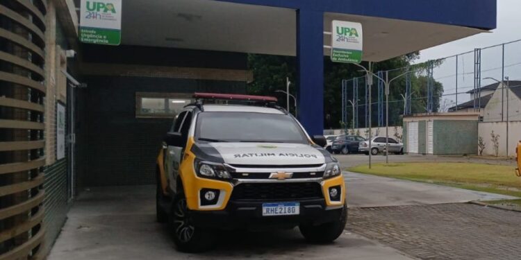 Homem agredido com pauladas invade loja de materiais para construção na Ilha dos Valadares; vítima apresentava ferimentos nas pernas, braços e costas