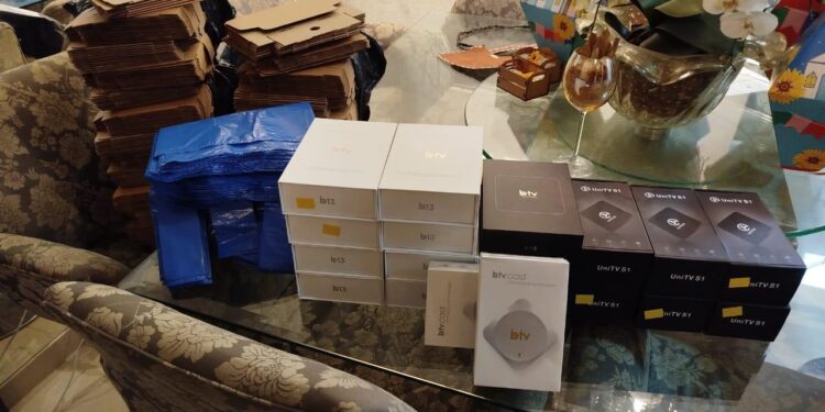 PF deflagra operação contra grupo que vendia aparelhos para acesso ilegal à TV por assinatura