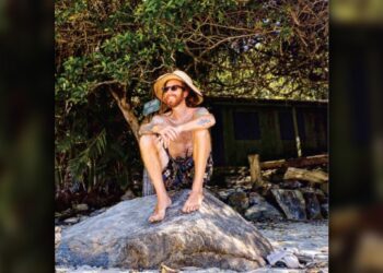 Exposição “Reciclando Pensamentos” transforma lixo das praias em arte e chega a Paranaguá