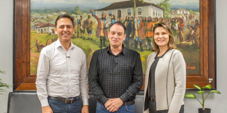 Prefeito Adriano Ramos anuncia novo secretário de Cultura e Turismo de Paranaguá