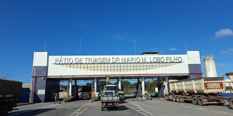 A homenagem é dedicada ao advogado parnanguara que ocupou cargos de destaque na administração da empresa pública Portos do Paraná. / Foto: Claudio Neves/Portos do Paraná