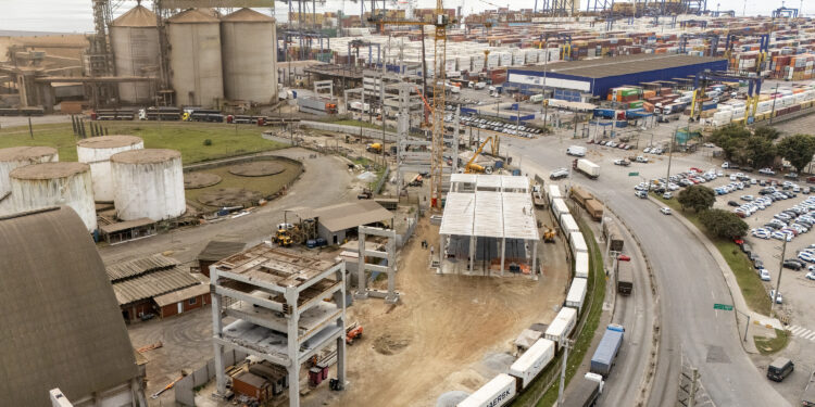 Foto: Claudio Neves/Portos do Paraná