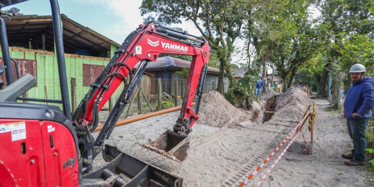 Saneamento, receptivo, praças e passarelas: obras na Ilha do Mel alcançam R$ 33,5 milhões